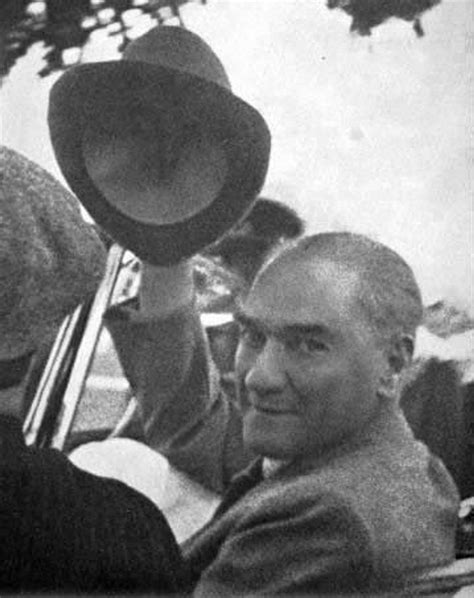 O­n­s­u­z­ ­H­e­r­ ­Ş­e­y­i­n­ ­E­k­s­i­k­ ­O­l­d­u­ğ­u­ ­A­t­a­t­ü­r­k­­ü­n­ ­O­n­ ­F­o­t­o­ğ­r­a­f­ı­ ­v­e­ ­O­n­ ­S­ö­z­ü­